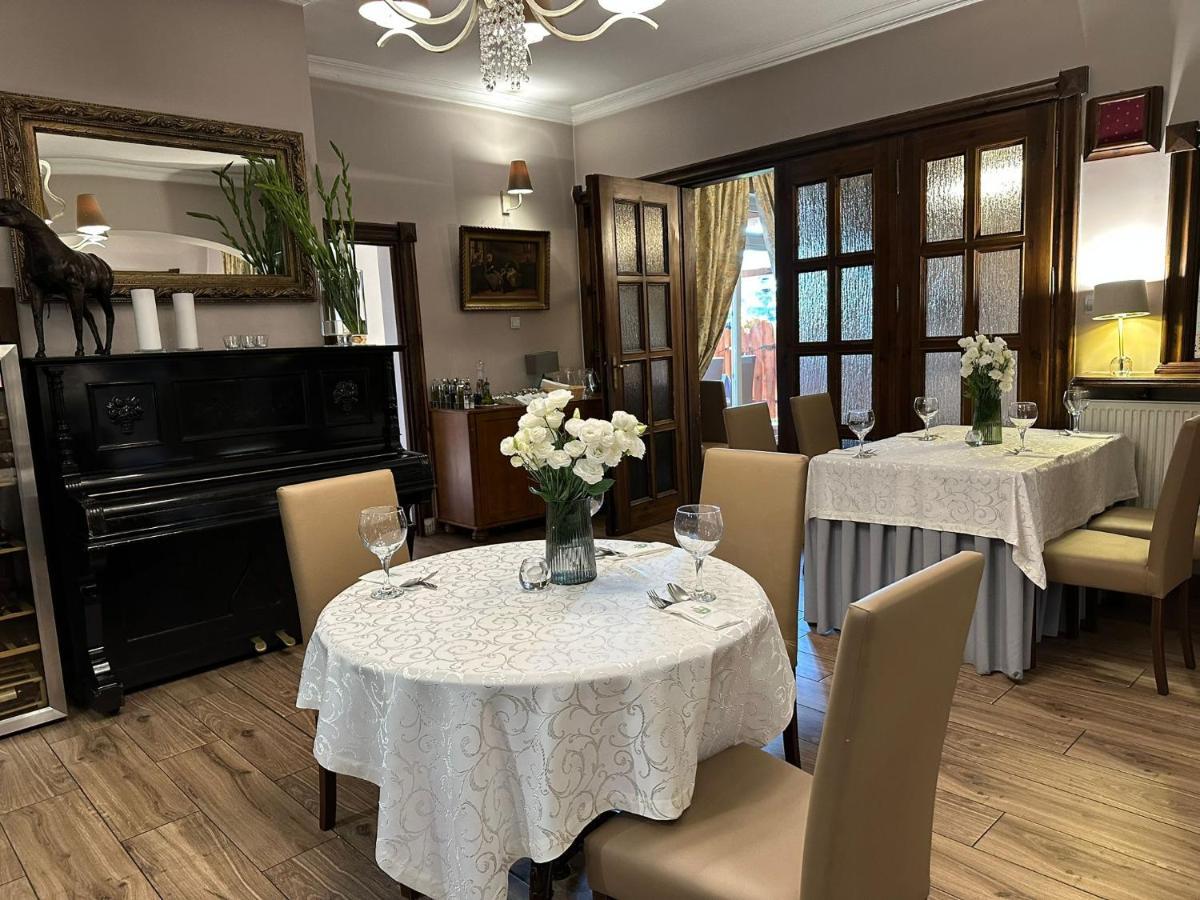 Hotel Kresowianka Konin  Εξωτερικό φωτογραφία