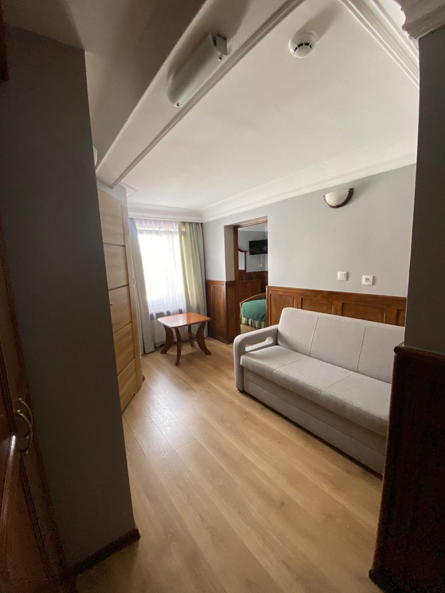 Hotel Kresowianka Konin  Εξωτερικό φωτογραφία