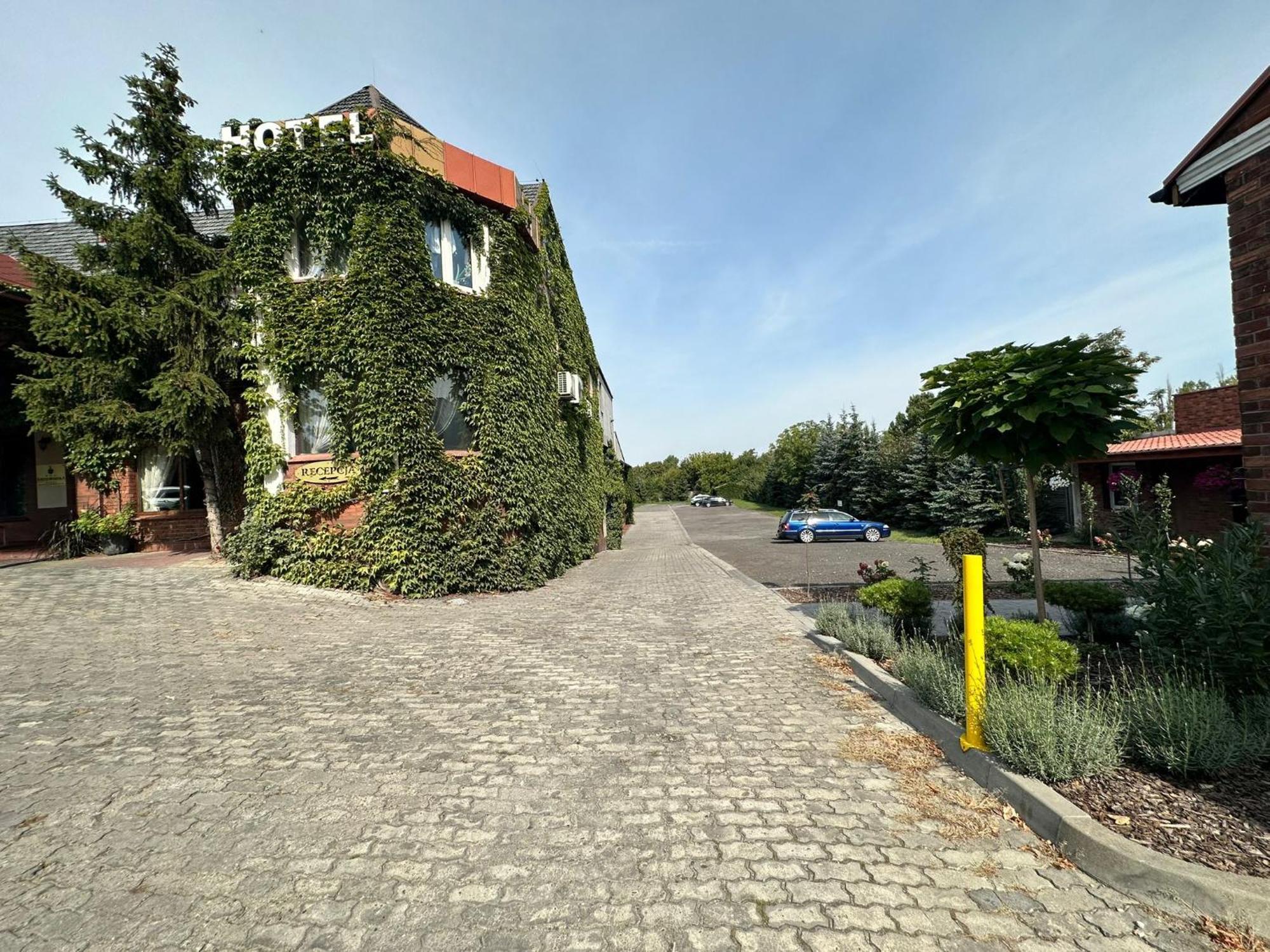 Hotel Kresowianka Konin  Εξωτερικό φωτογραφία